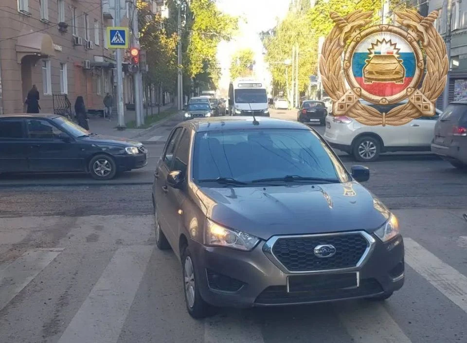 В Саратове на улице Советской автомобиль иностранного производства сбил женщину.