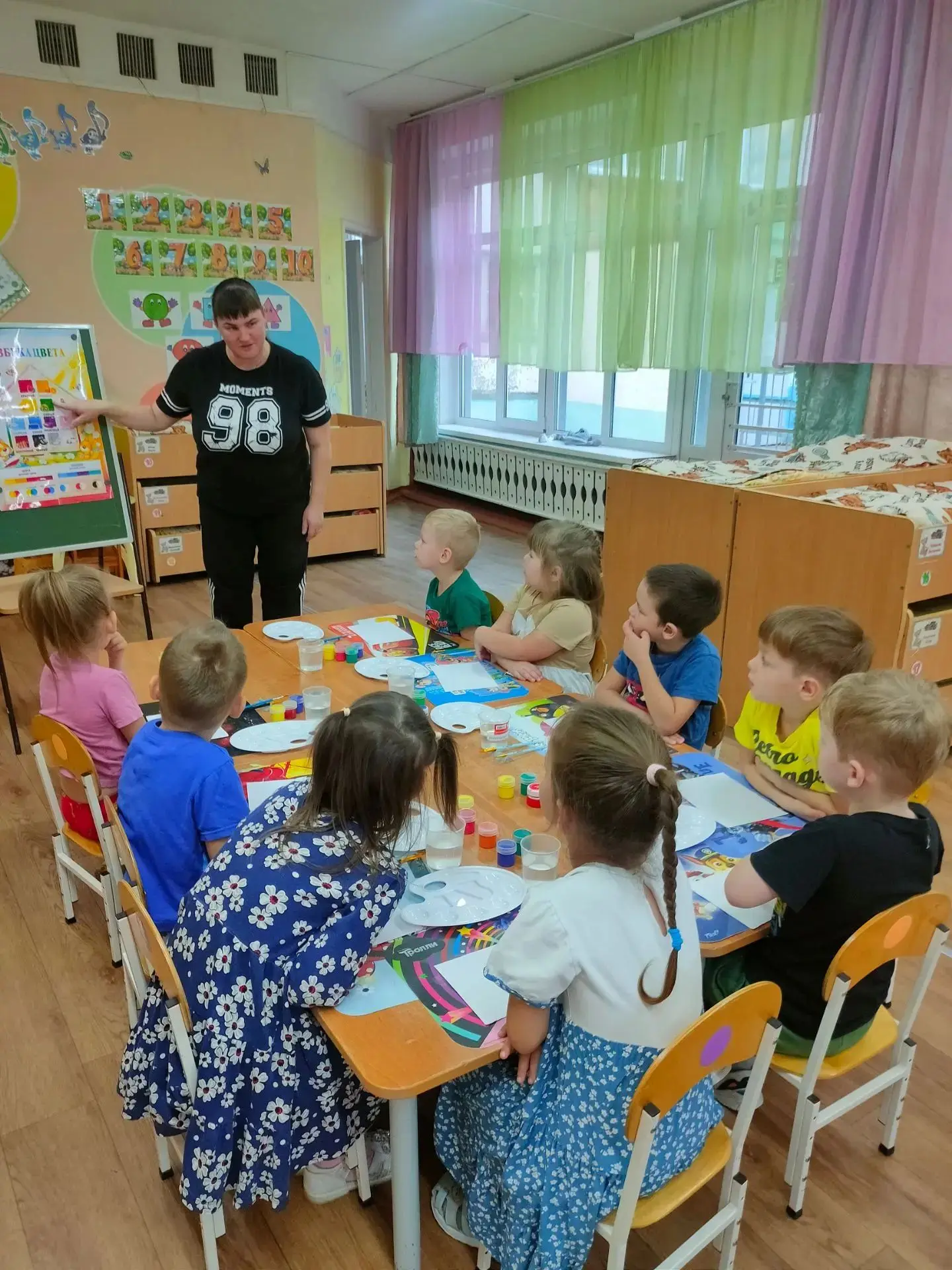 🎉 Первое занятие кружка «Цветная палитра»: творим и экспериментируем! 🎉