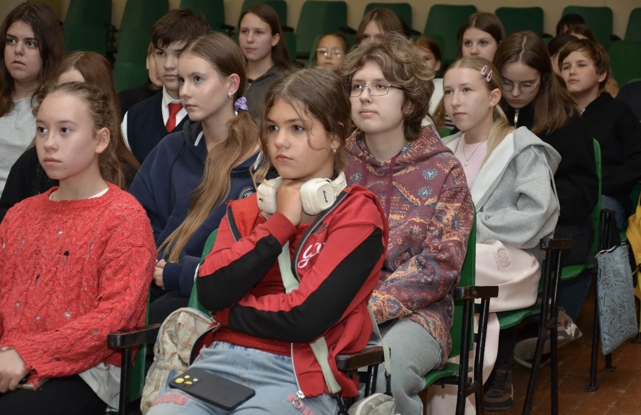 29 сентября в стенах «ДМШ №2» произошло настоящее чудо — лекция-концерт «Звучание скуль...