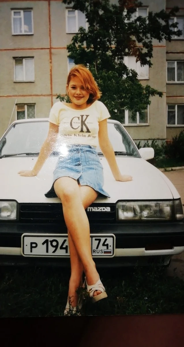 Будем честны. У каждой девушки в 1990-е должна была быть такая фотография!