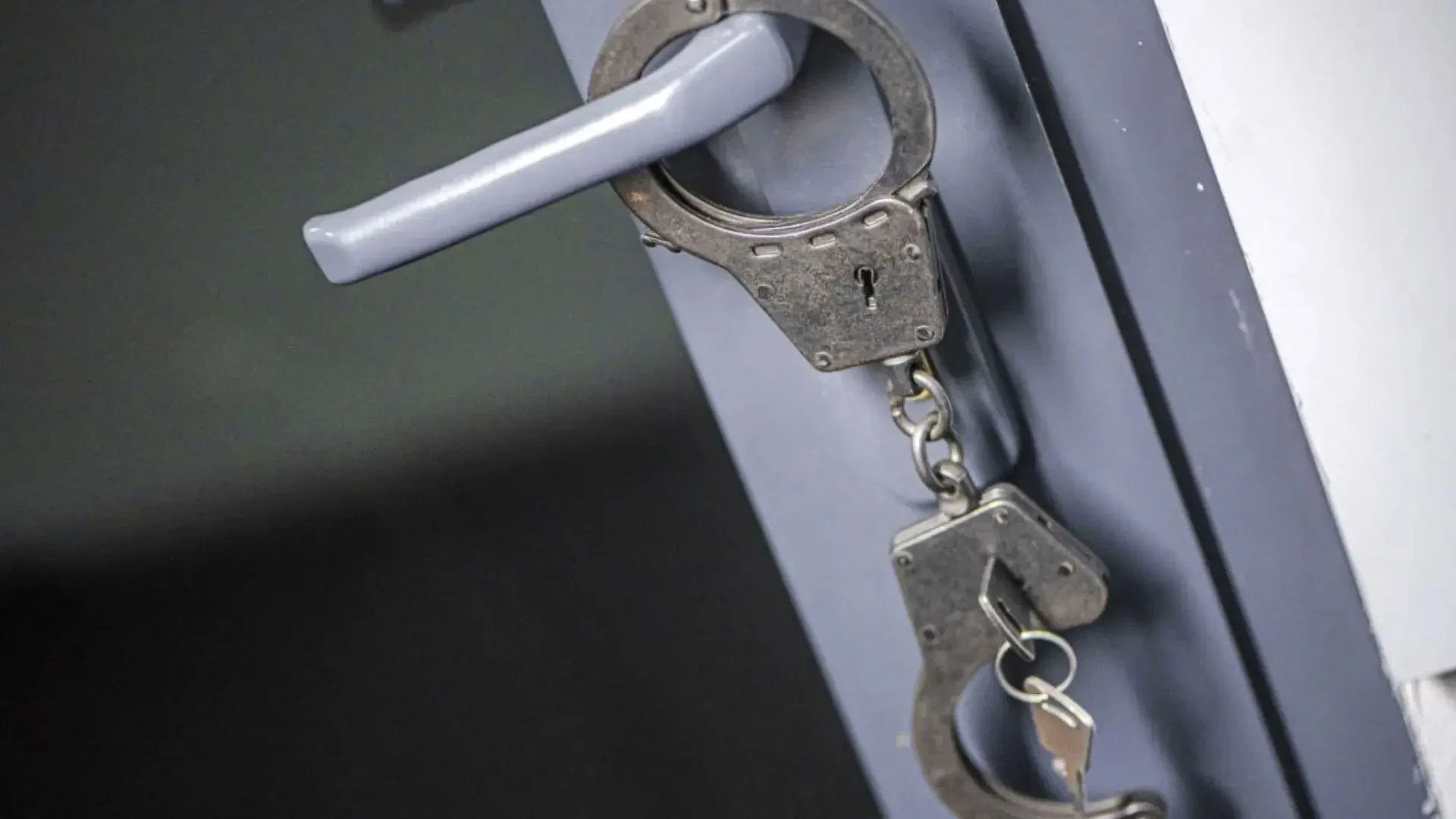 В Брянске 17-летний подросток пытался совершить диверсию на железной дороге
