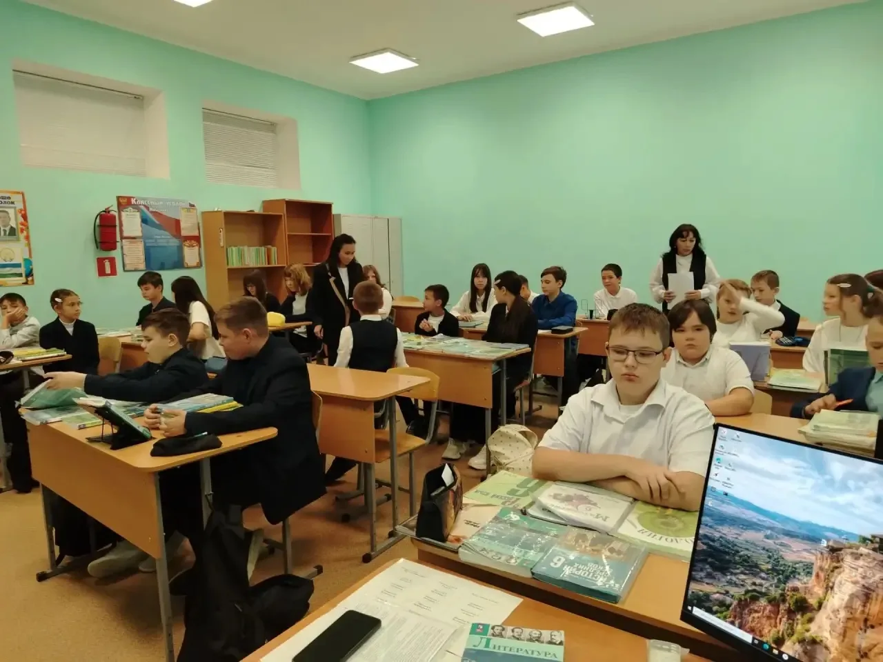 📚Сегодня в МБОУ СОШ №5 села Иглино прошел рейд по проверке состояния учебников и внешн...