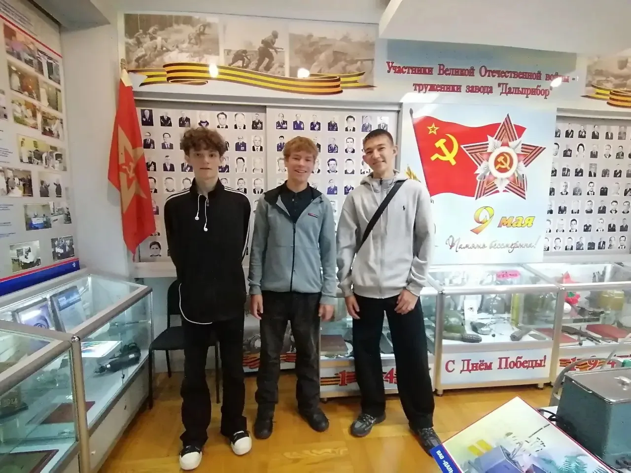 🚀 Группа 1411 в сердце инноваций: Экскурсия в ПАО “Дальприбор”! 🚀