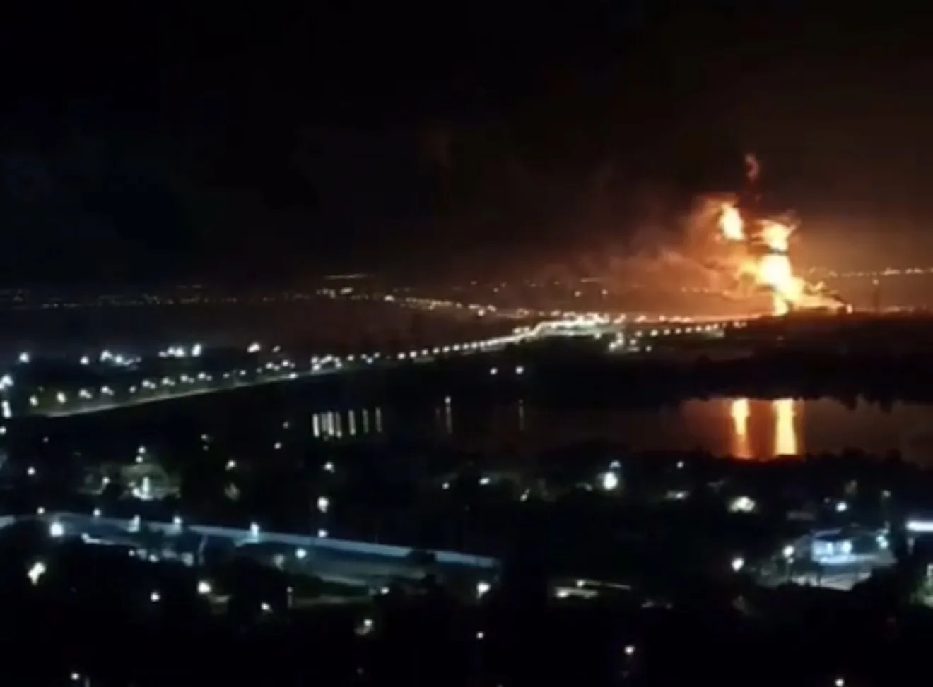 ❗️Западный мост подвергся урону в результате одной из самых массированных вражеских ата...