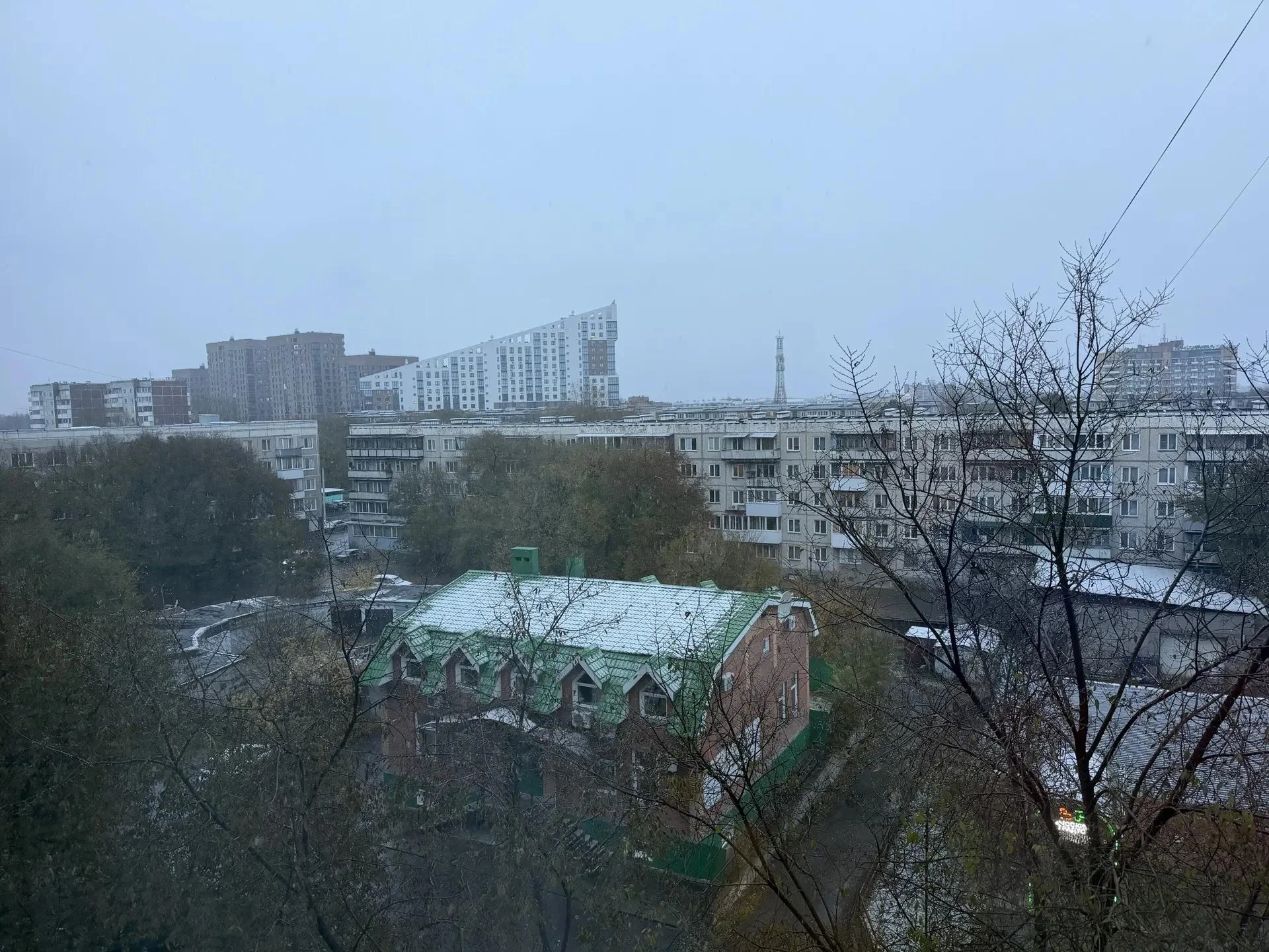 Привет от зимы: снежное утро в Абакане