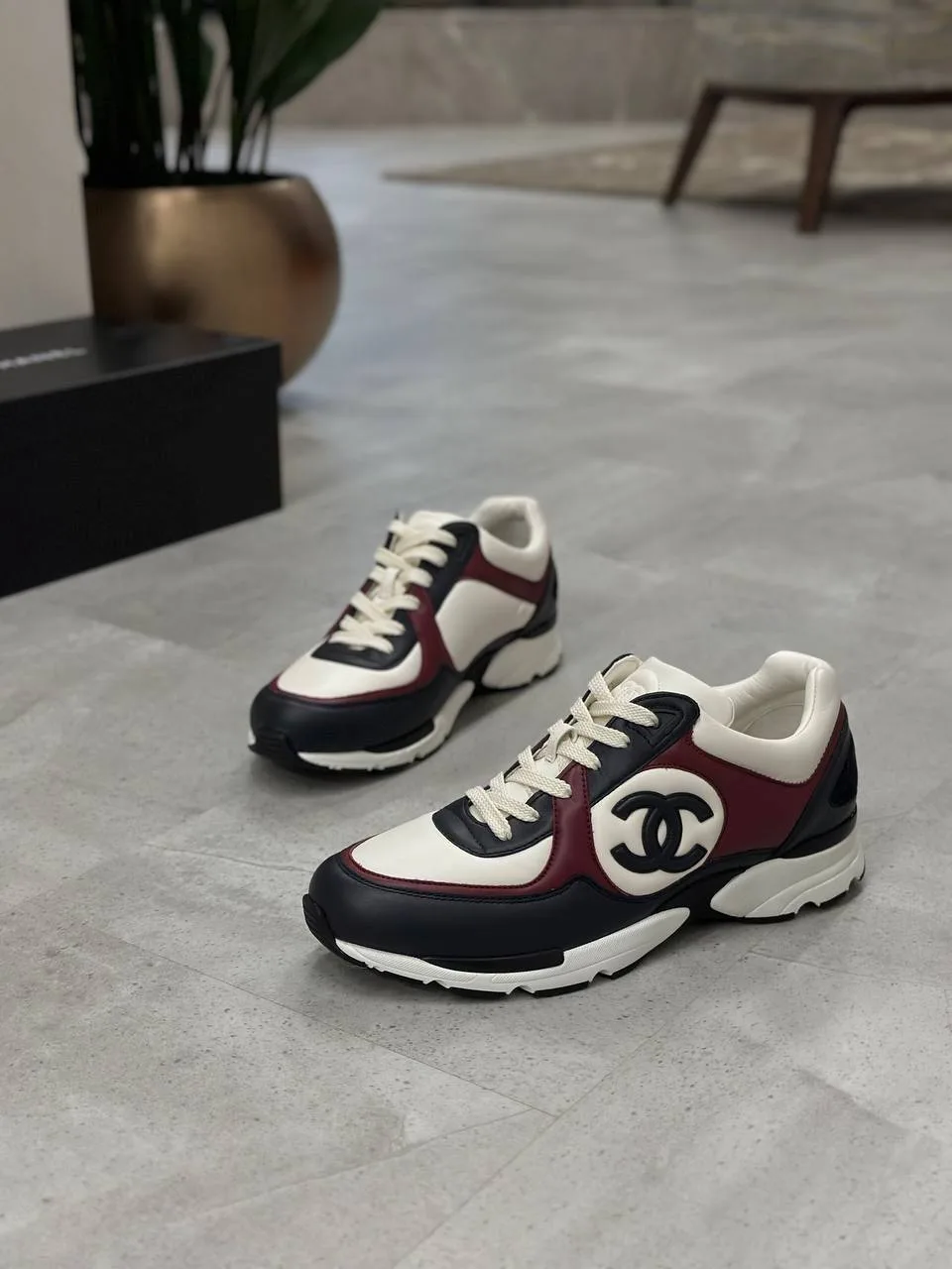 Новые кроссовки Chanel из актуальной коллекции. Маркировки 40 40.5, полныйкомплект.