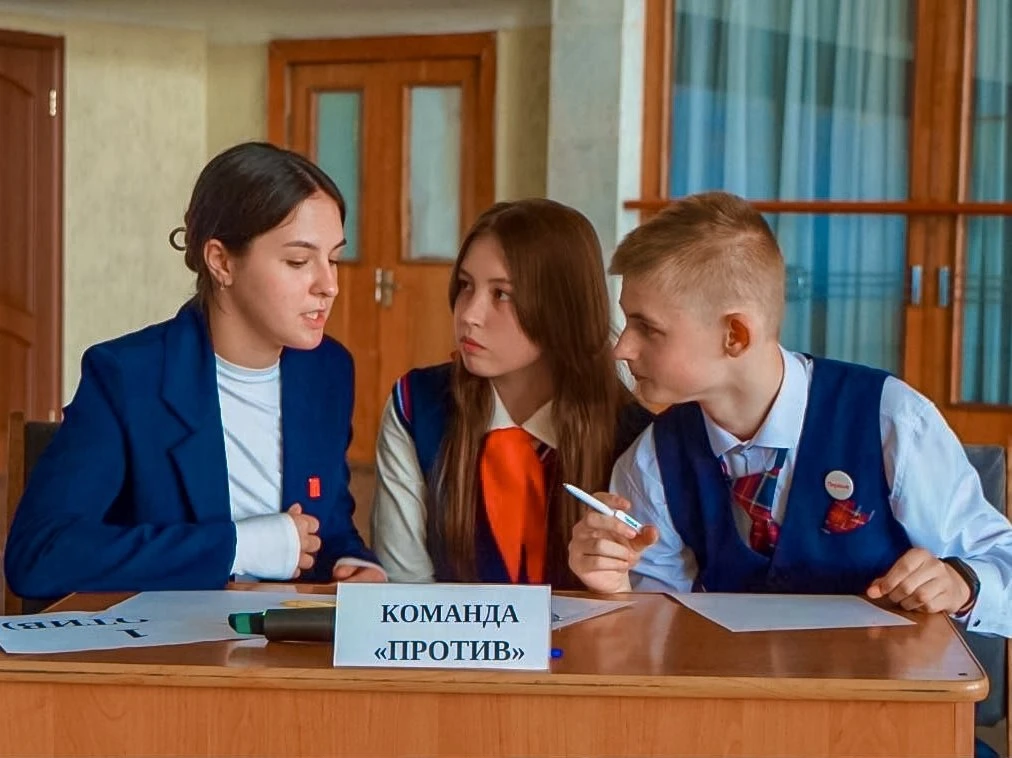 В Енакиево завершился муниципальный этап «Лиги Ораторов»🎤