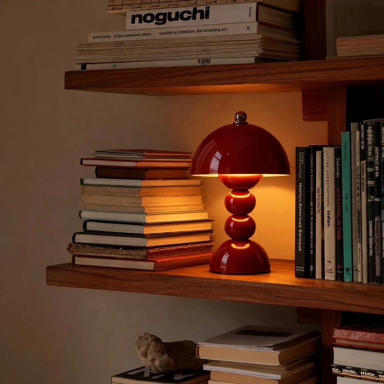 💡 Иногда для уюта достаточно одной детали. Например, необычной настольной лампы, котор...