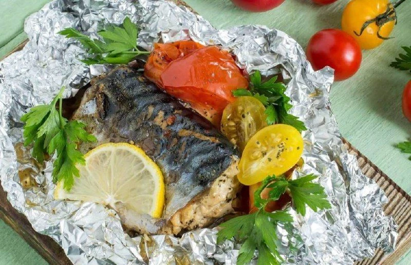 🐟 Скумбрия, запечённая с помидорами в фольге 🍅