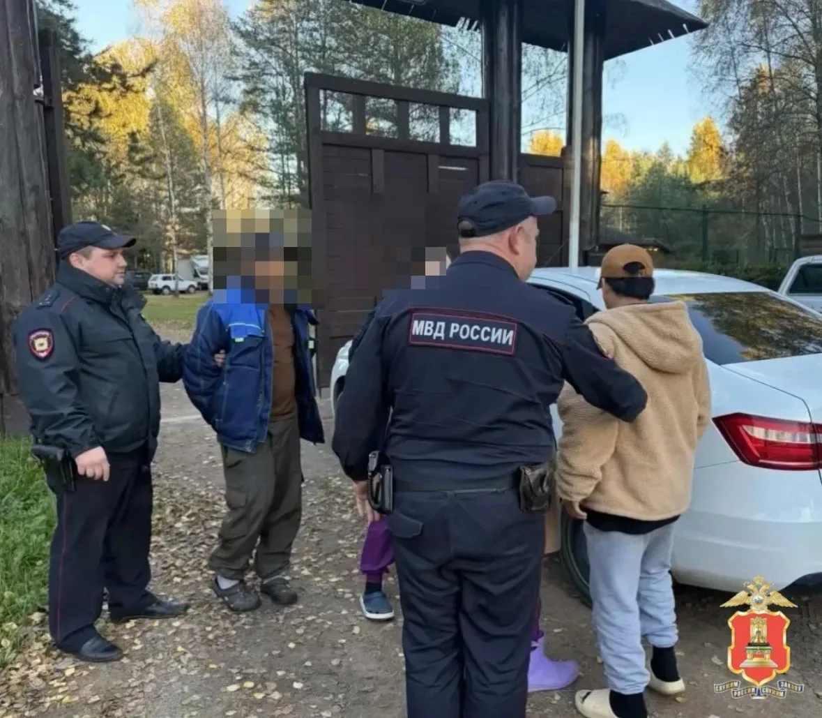 В Конаковском округе полицейские задержали семерых граждан Филиппин на территории базы ...