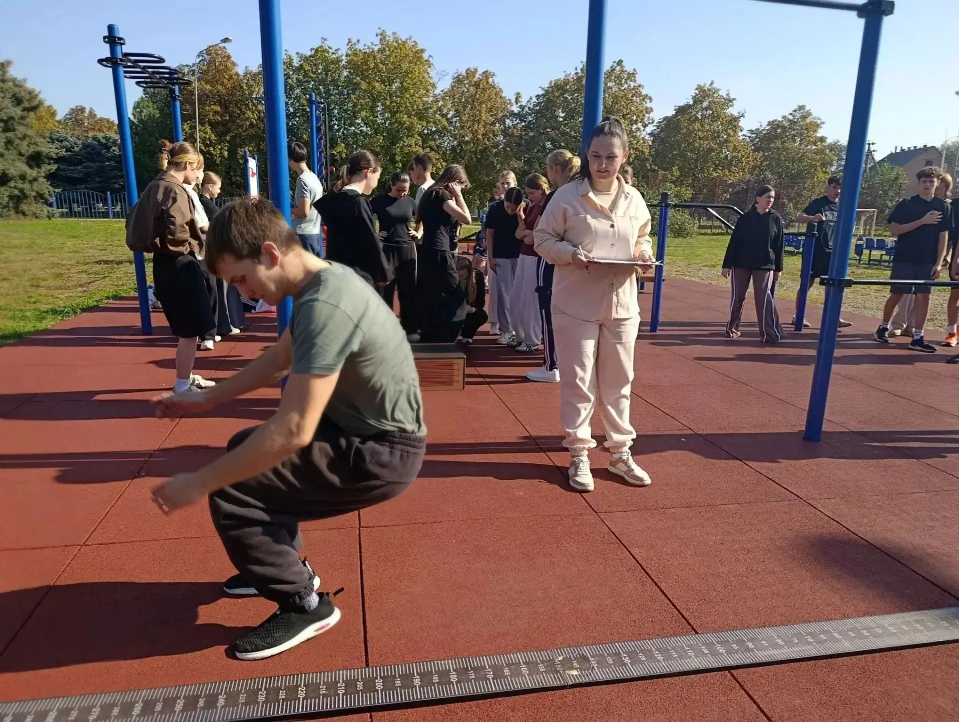 К новым вершинам через спорт: выпускники Крыловского района сдают нормативы ГТО