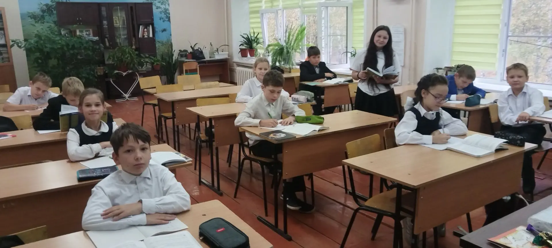 «День дублёра» в нашей школе: ученики 9 класса провели уроки как настоящие учителя!
