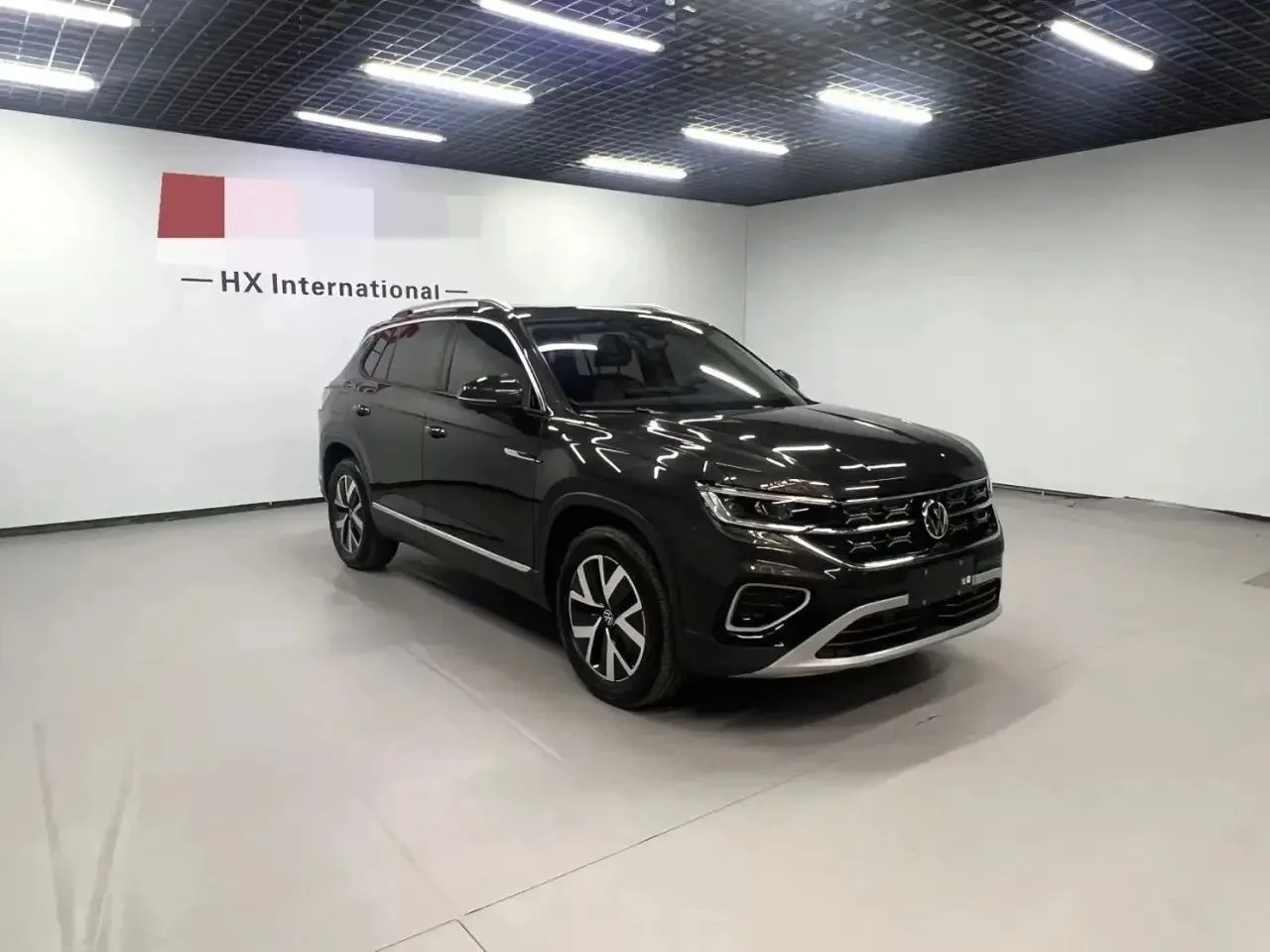 Volkswagen Tayron, 22г, 1,4л, 150л с, робот, Luxury Plus, 24000км, 2,796млн