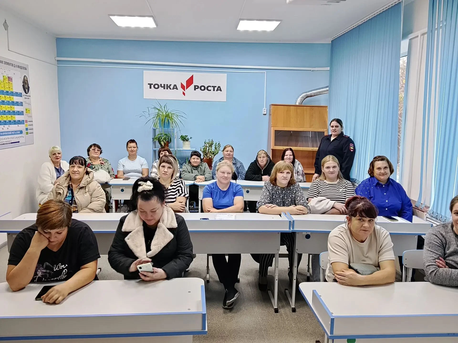 В Нижнетанайской школе состоялось родительское собрание, на которое был приглашён инспе...