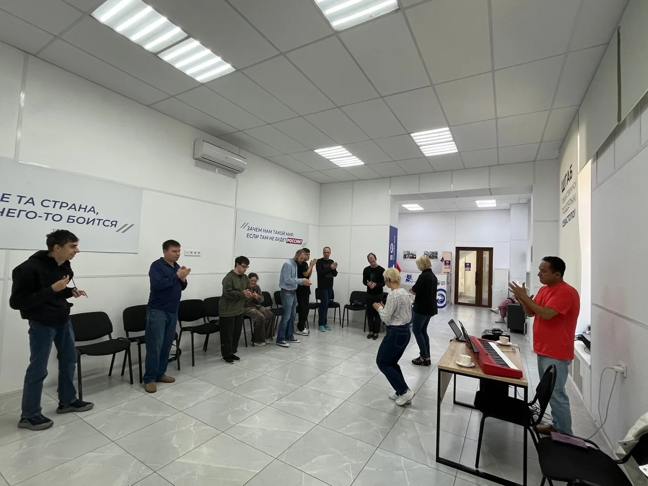 В Штабе общественной поддержки прошло творческое занятие участников инклюзивного центра...
