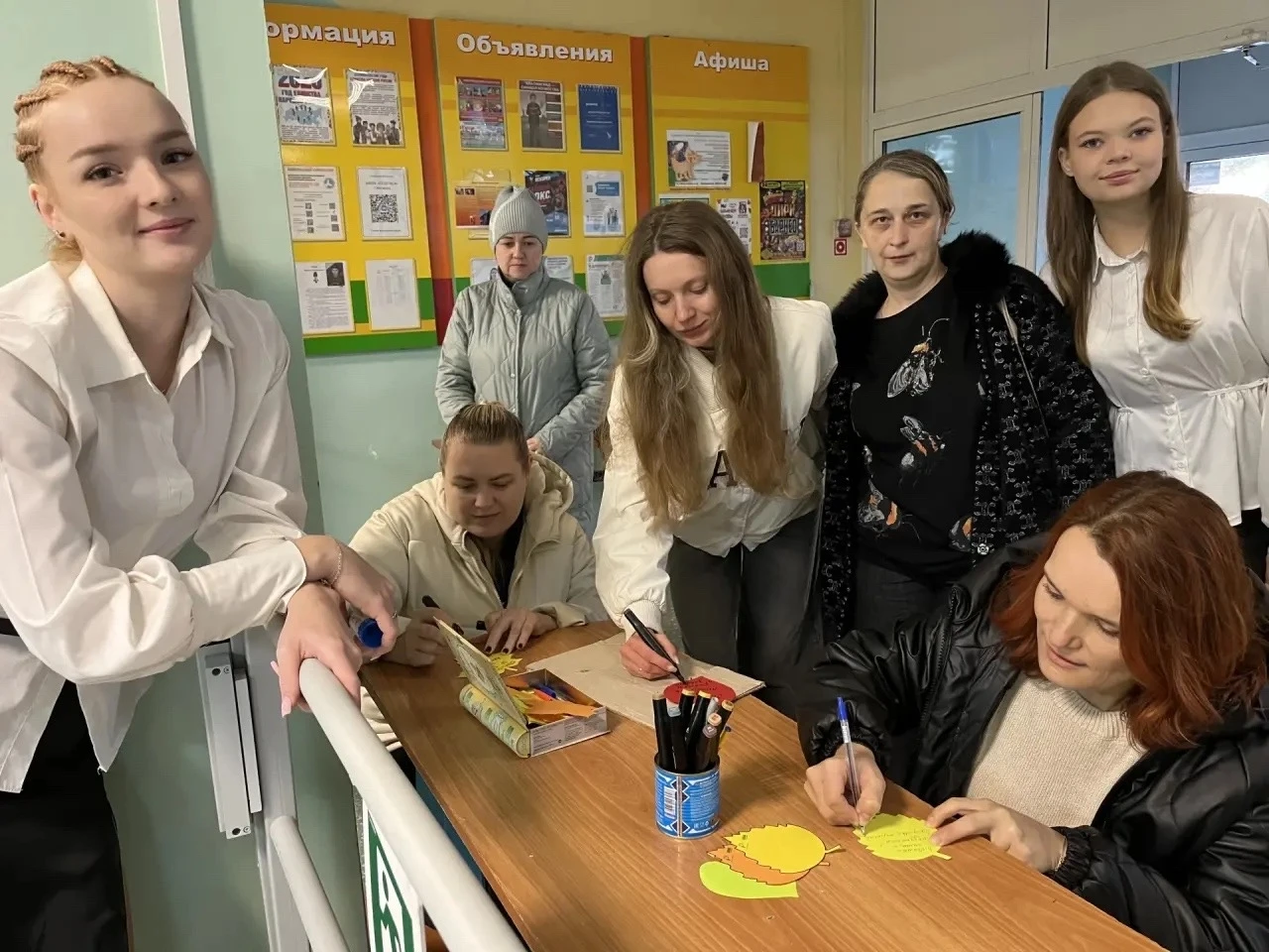 ❤️  «Букет добрых слов»: школьное дерево превратилось в символ признательности