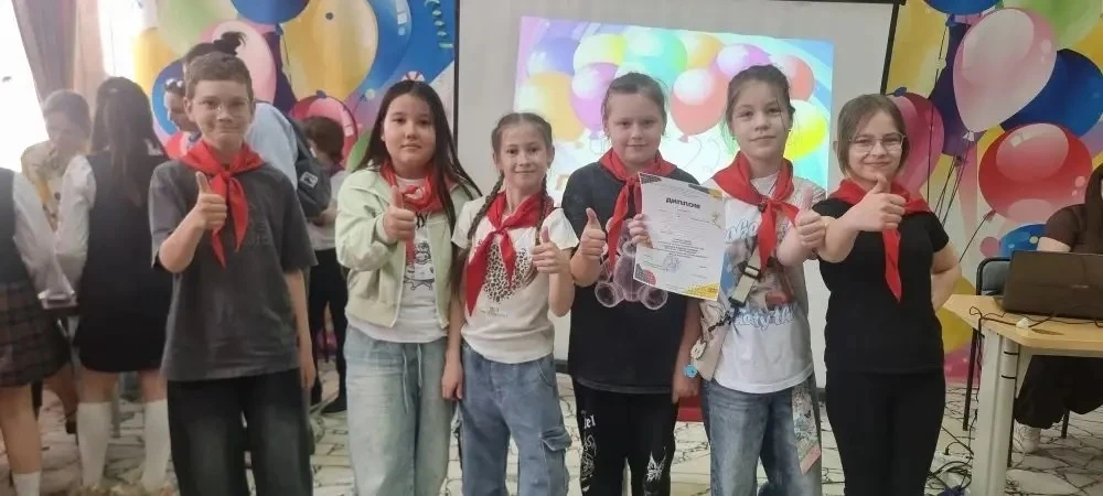 Поздравляем нашу команду 3 «Г» класса с победой! В МАУ «ГЦДТиМ №1» прошла игра для 3–4 ...