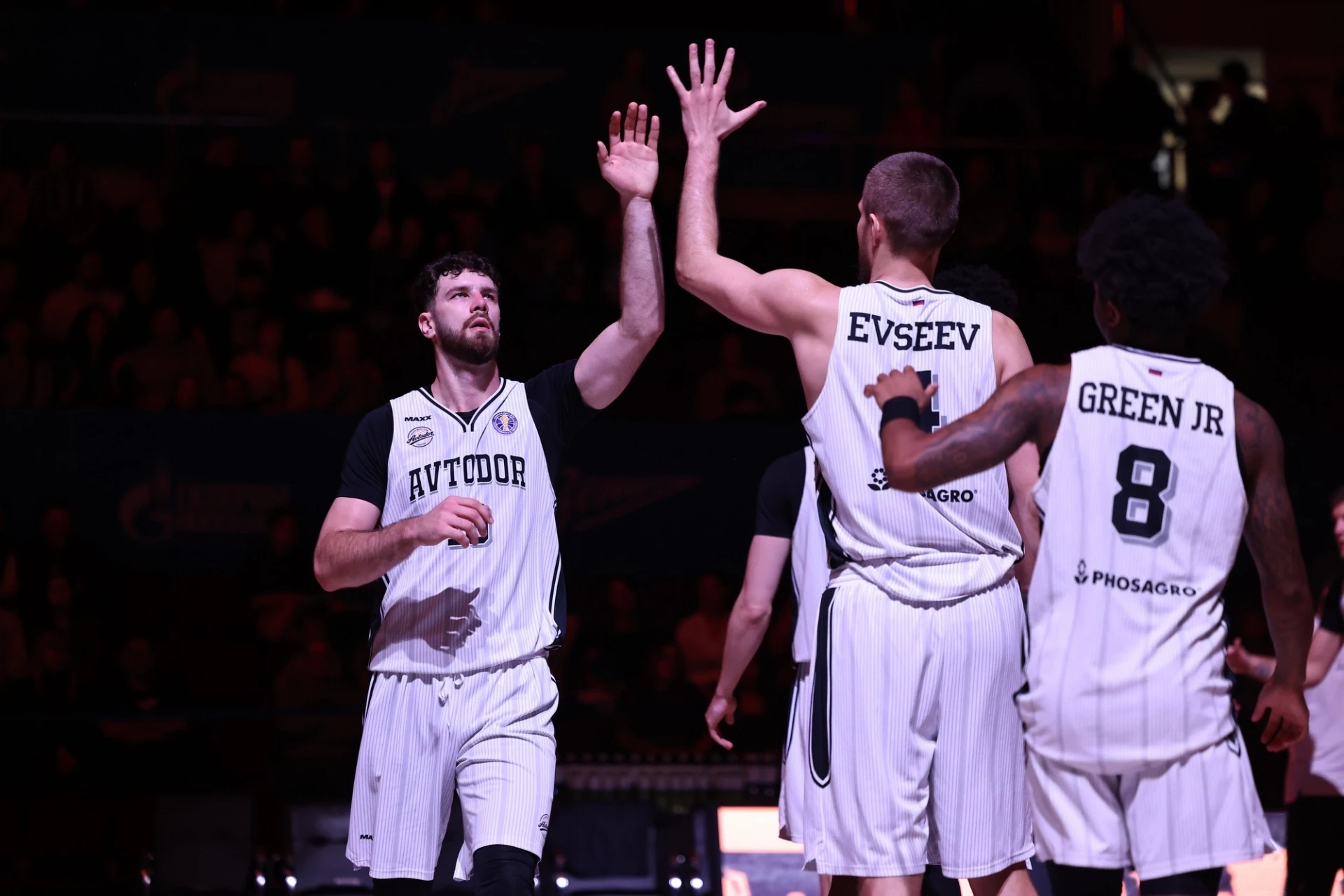 🏀 Неуступчивость в Краснодаре: саратовский «Автодор» крупно уступил «Локомотиву-Кубани»