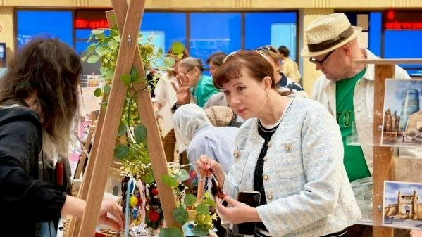 В Ташкенте проходит фестиваль почтовой культуры с капсулой времени
