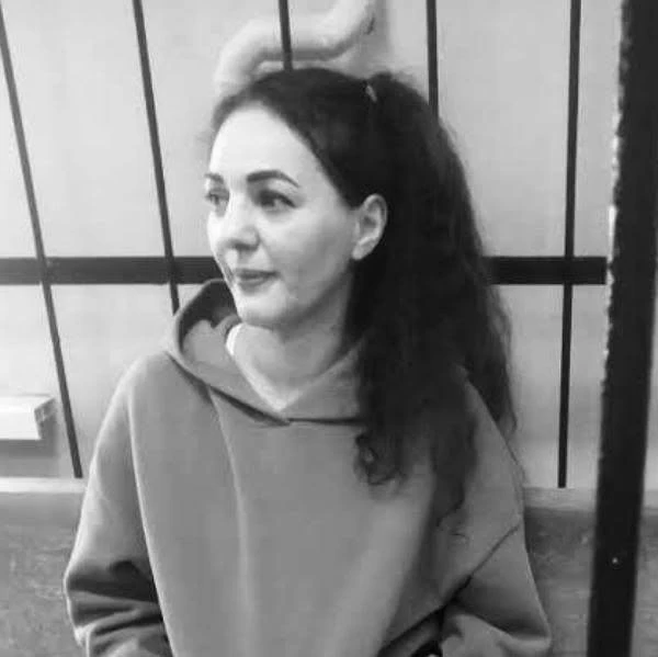 Цыганку арестовали и поместили в камеру к самым опасным зэкам. Она не знала, что её под...