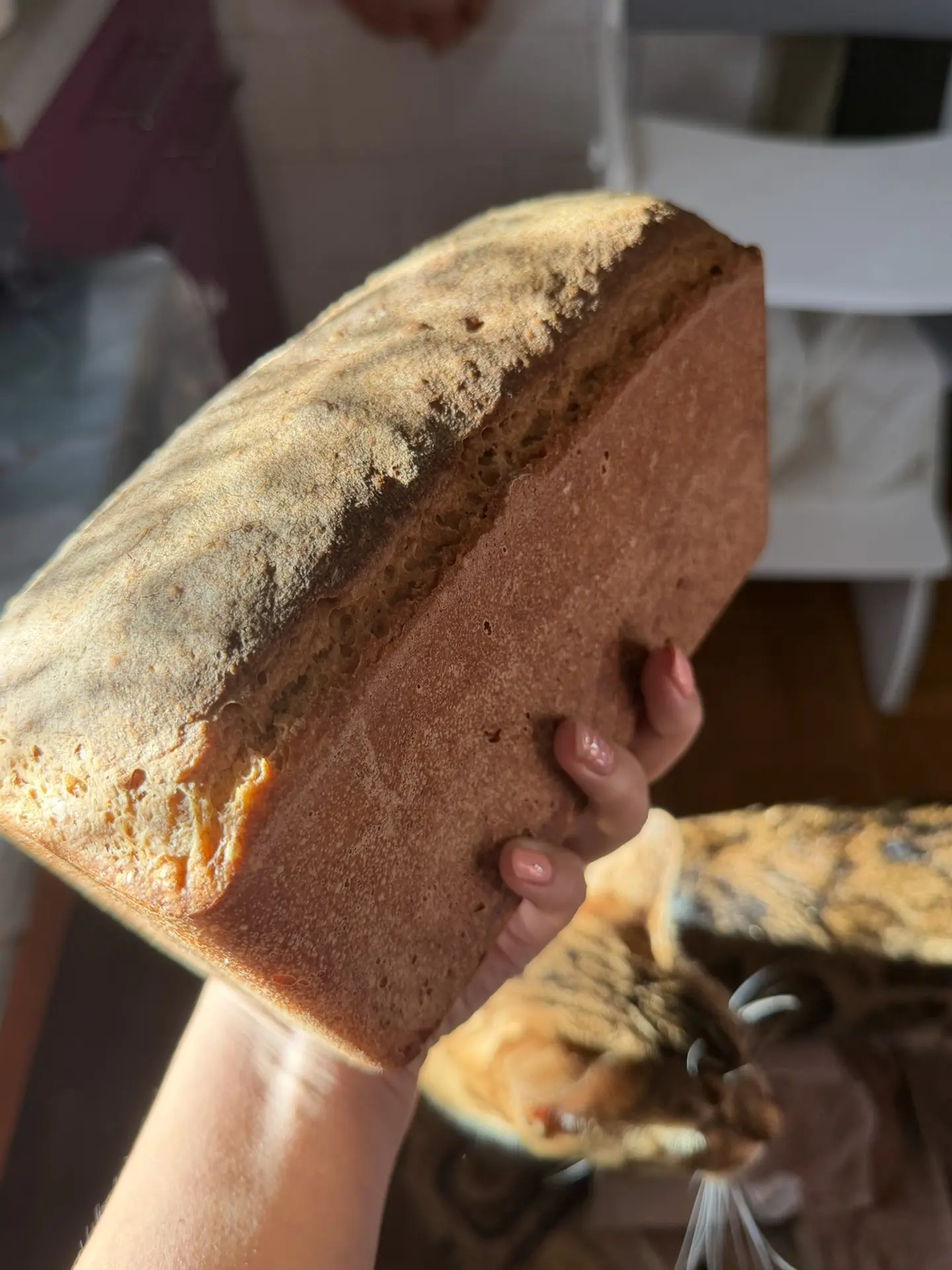 А ещё забыла показать какой красивый хлеб у меня сегодня получился 🤩 опять фото сделал...