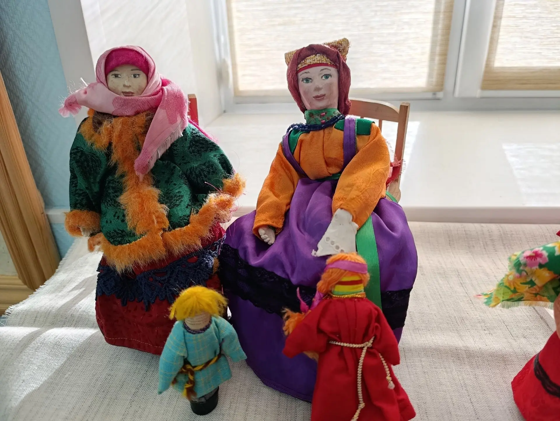 ✅Душа Коми в каждой детали: выставка национальных кукол в Музее природы Печоры