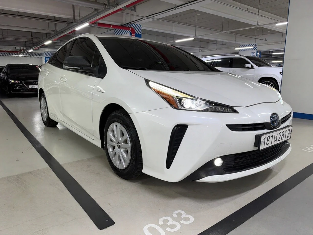 TOYOTA PRIUS  - леворульный гибрид из Кореи, шикарное предложение.