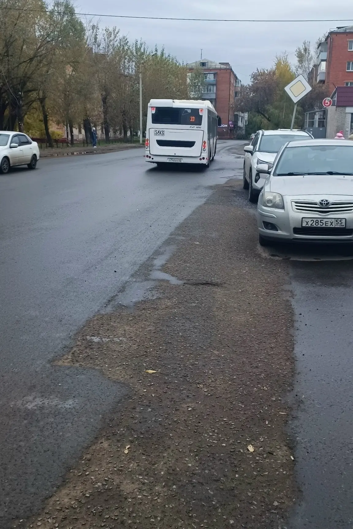 Вопрос к департаменту транспорта,стоял на Берко - Цемента ждал 33 автобус,в итоге приех...