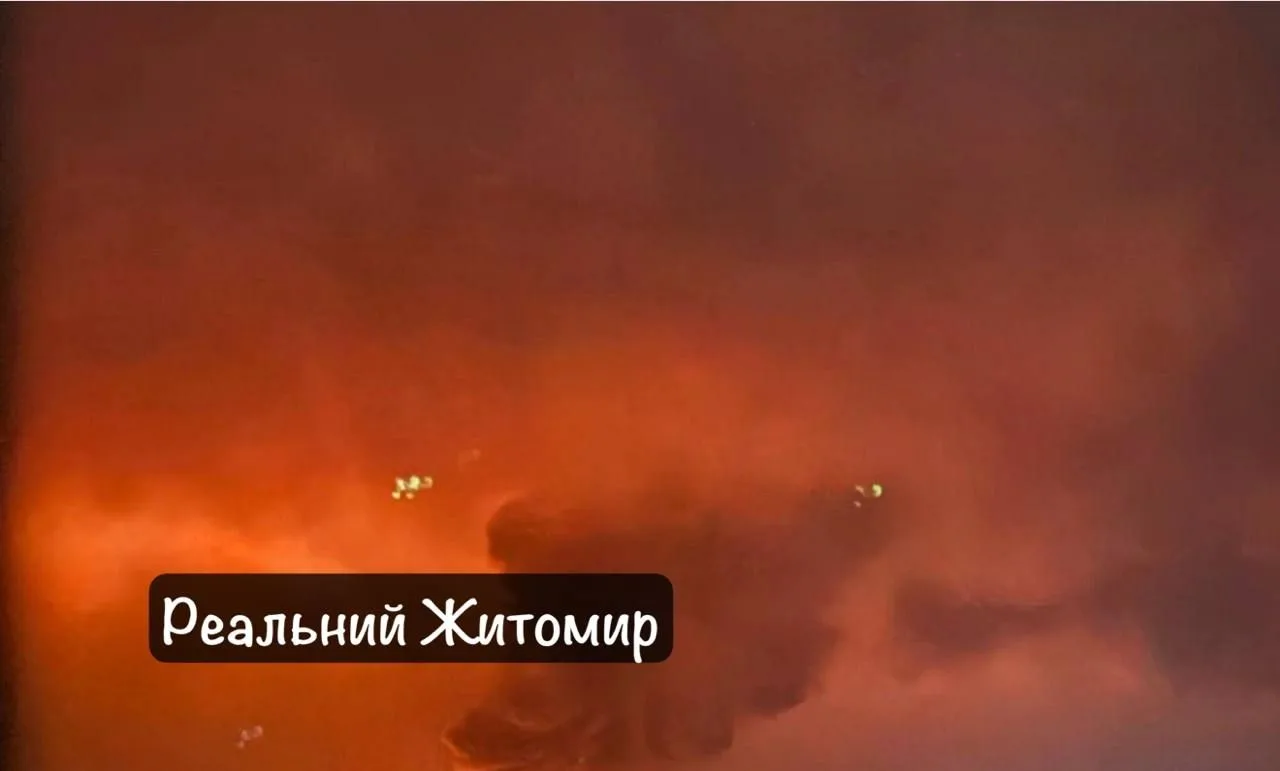 💥 В Житомире удар беспилотников «Герань» пришёлся по подстанции — в результате в город...
