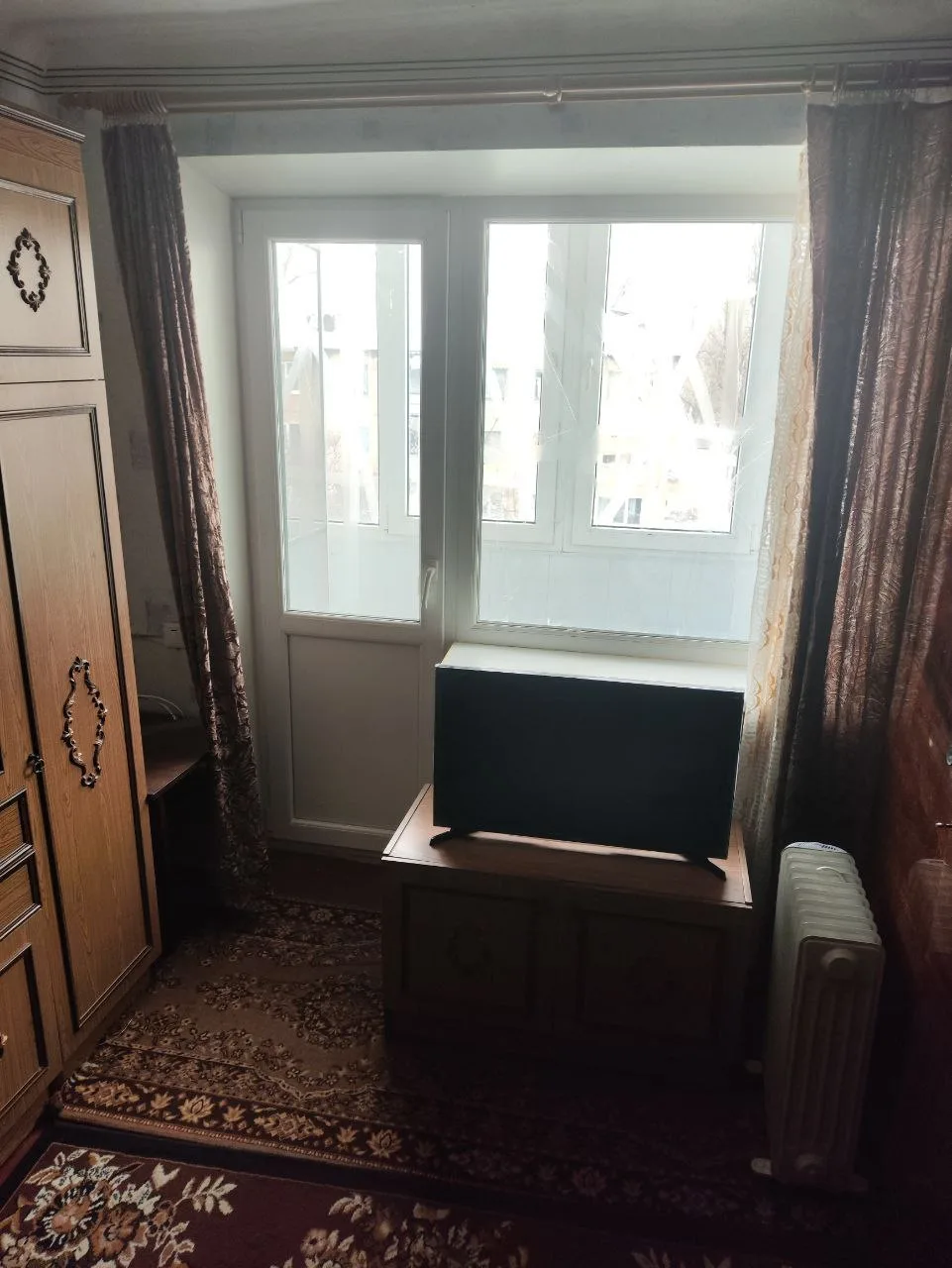Продам 1-ком. кв-ру, пр-т Победы 148, 5/5, р-он Универсама, крыша шиферная в порядке, н...