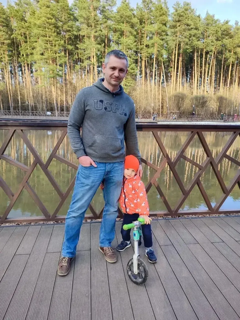 «Мой папа супергерой, потому что он всегда всем помогает».