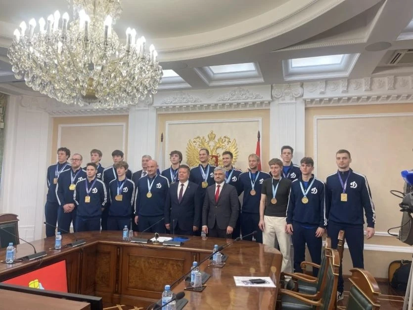 🏐 «Динамо» поздравили на приёме у вице-губернатора после побед в двух Кубках