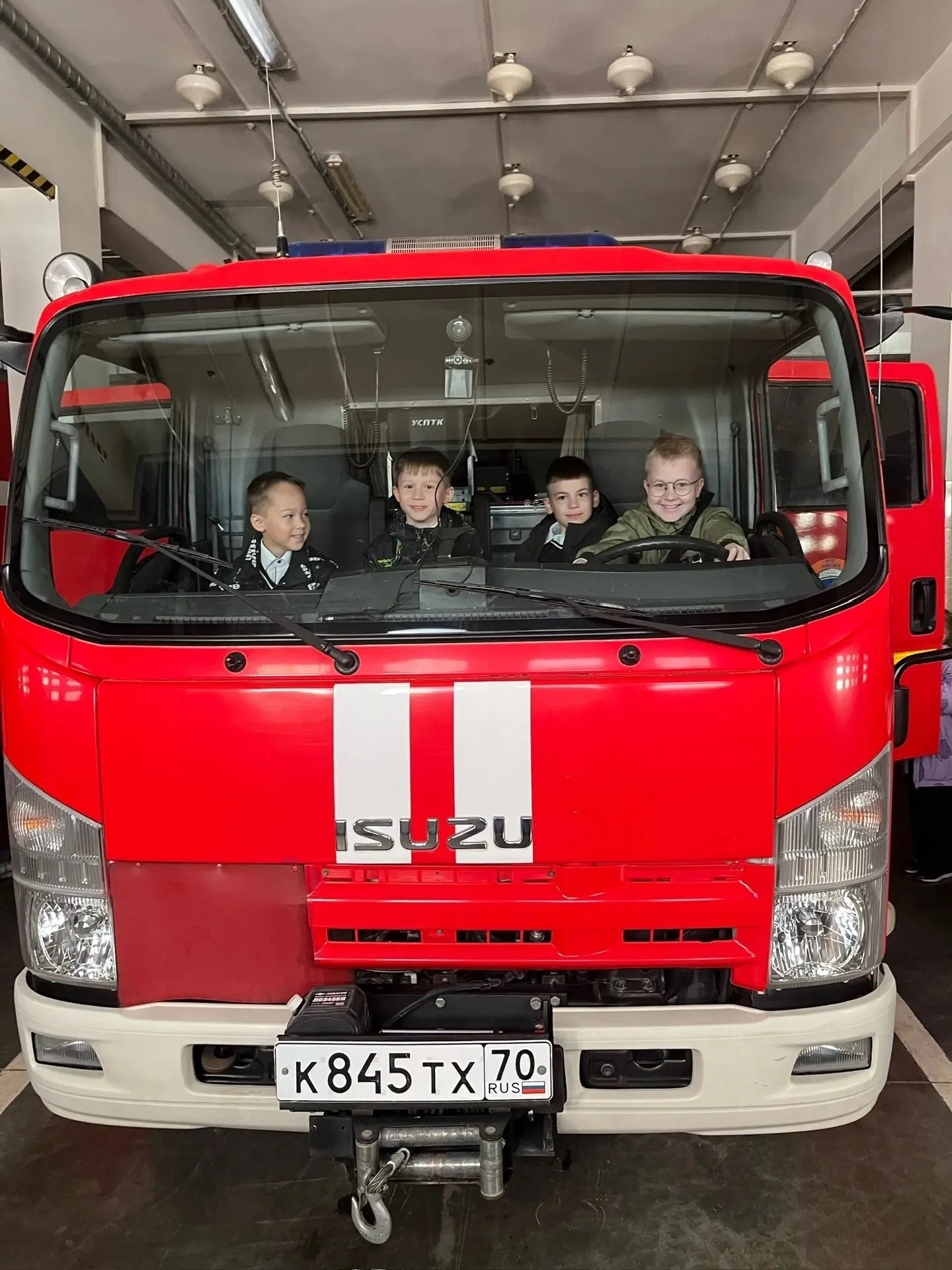 🚒 В начале октября ученики 2 «Б» класса побывали на экскурсии в пожарной части!