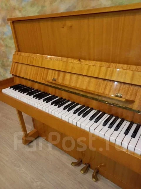 Продается фортепиано фирмы "Рифей" в отличном состоянии. 5000 рублей. Самовывоз. Сообще...