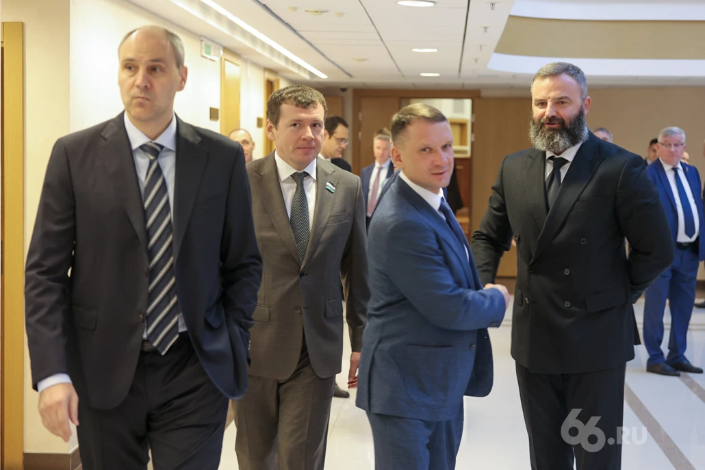 🏛️ Губернатор объяснил смену спикера Заксобрания