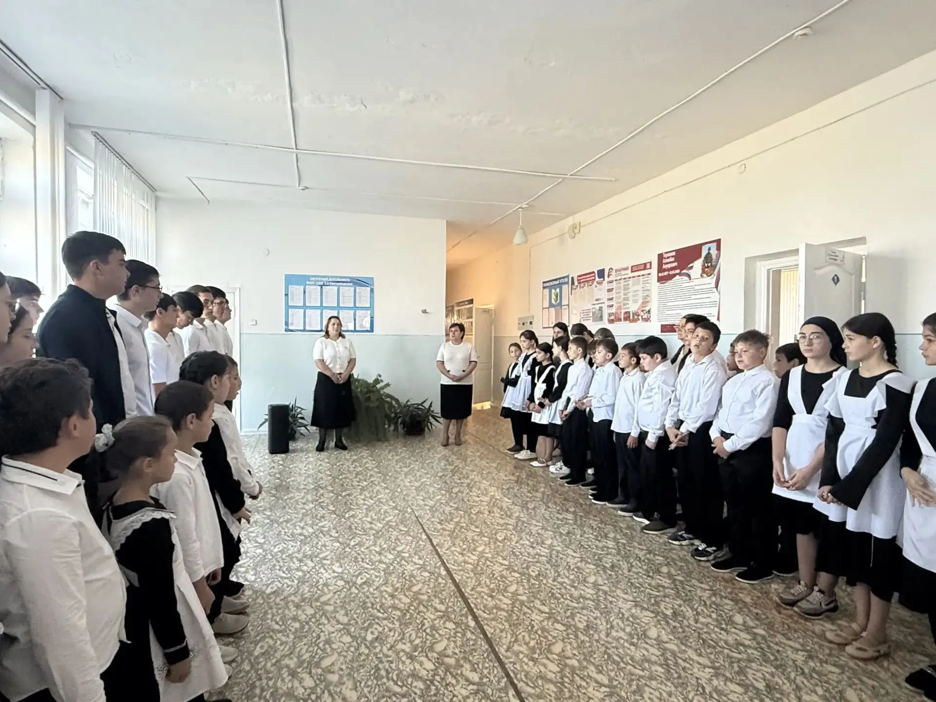 🎉 Сегодня в нашей школе прошёл традиционный понедельник! 🎉