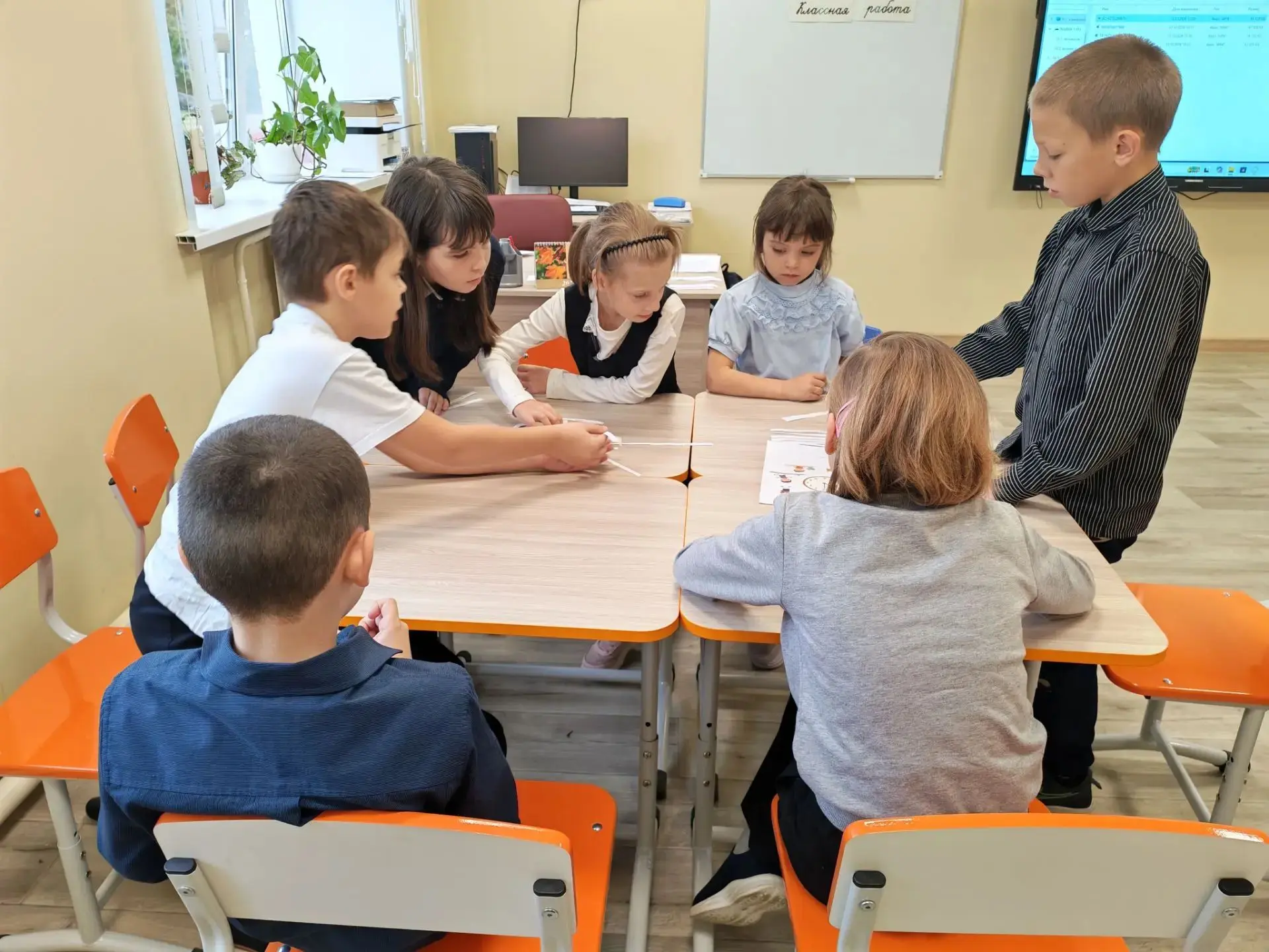 🎉 Классный час «Собираем день по кусочкам!» в Икшурминской школе! 🎉Социальный педагог...