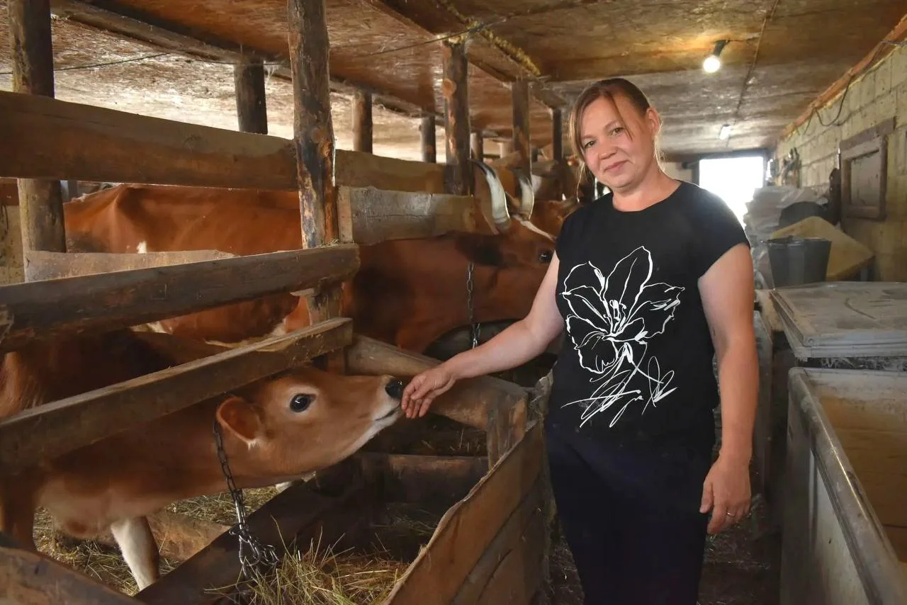 🐄 Многодетная семья из Борисоглебского округа развивает мини-ферму благодаря соцконтра...