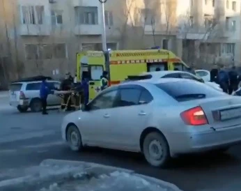 Ужасное ДТП: иномарка сбила несколько человек, которые переходили на «зеленый»
