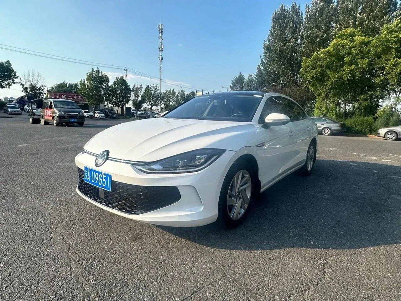 Приобрели автомобиль из Китая Volkswagen Lamando L для клиента из Тюменской области.