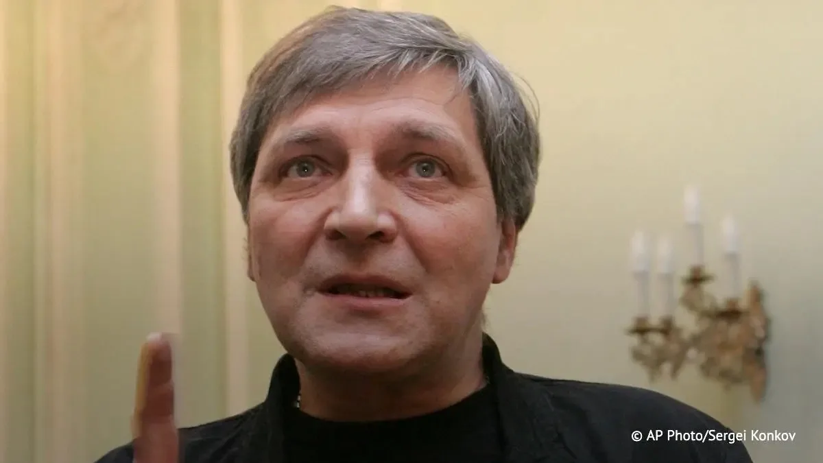 Александр Невзоров* внесен в перечень террористов и экстремистов, сообщает Росфинмонито...