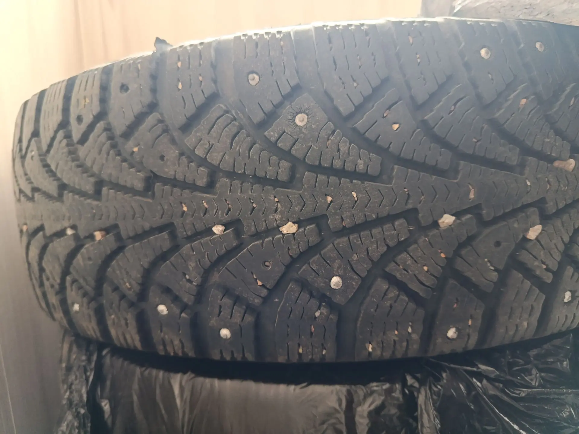 Продаю зимние шины 175 на 65 R14 Kama Evro 1500 4 шт