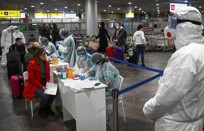 Платные тесты и угрозы карантином: пассажиры сообщают о проверках на вокзалах и в аэроп...