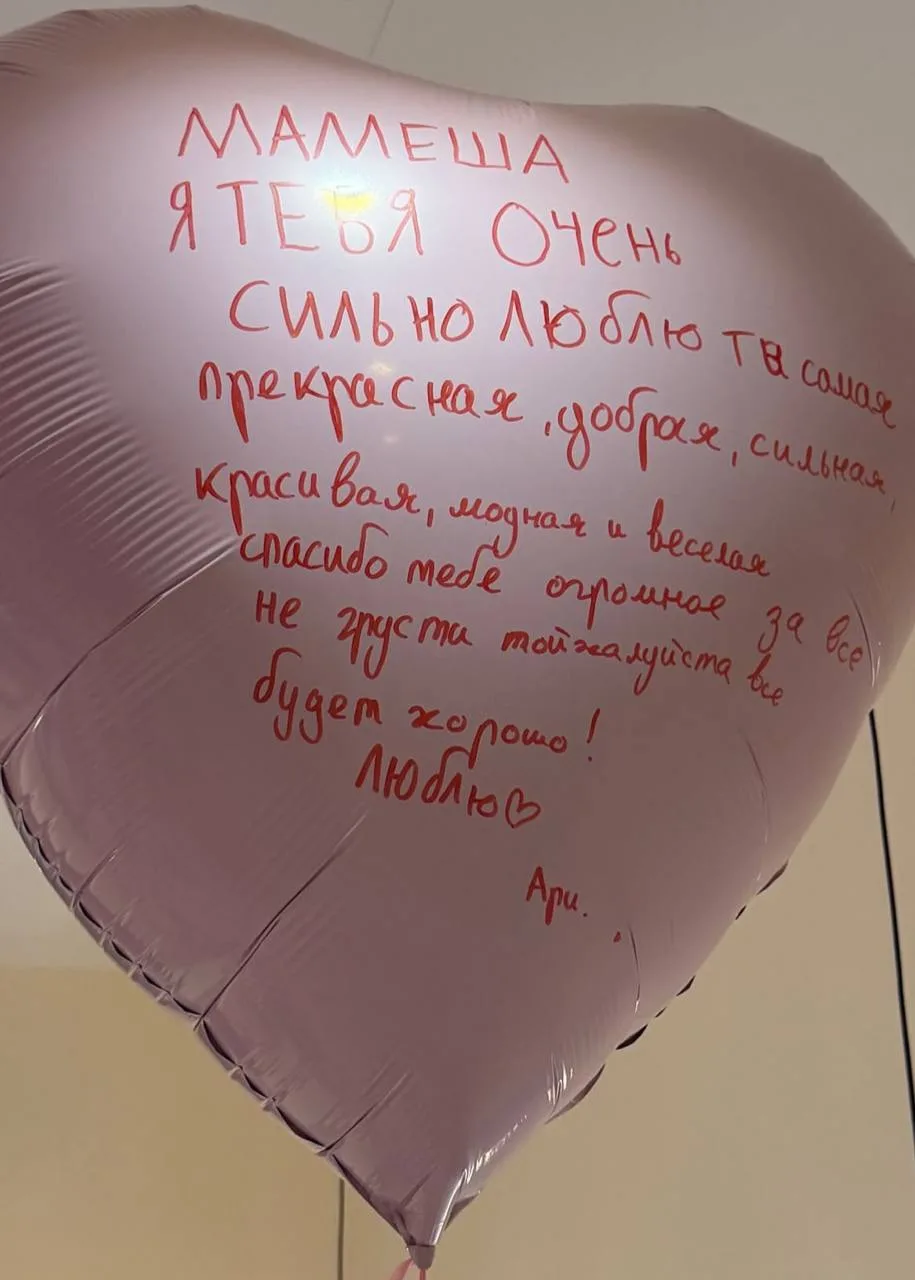 Пока в сети критикуют Оксану Самойлову за инфантильность в вопросах материнства, дети в...
