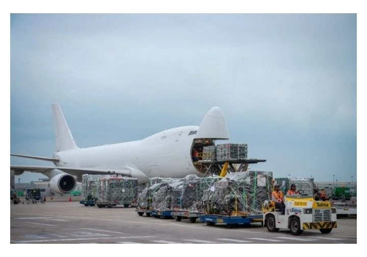 ✈️📦 Масштаб королей: 1000 ТОНН груза и 15 гигантских самолетов ради концертов BTS в Перу!