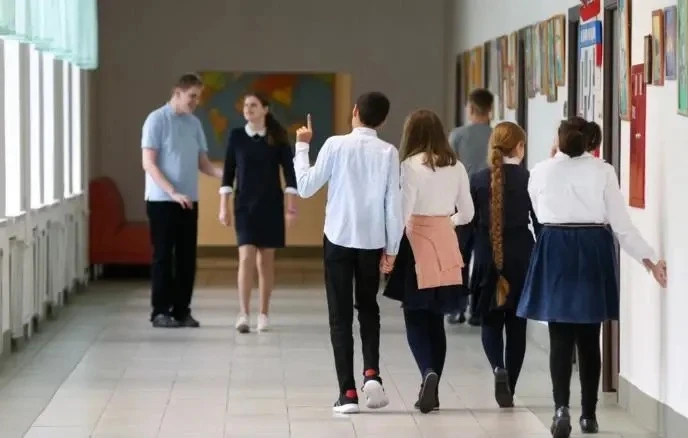 🧑‍🏫Новый образовательный стандарт не затронет одиннадцатиклассников 2027 года