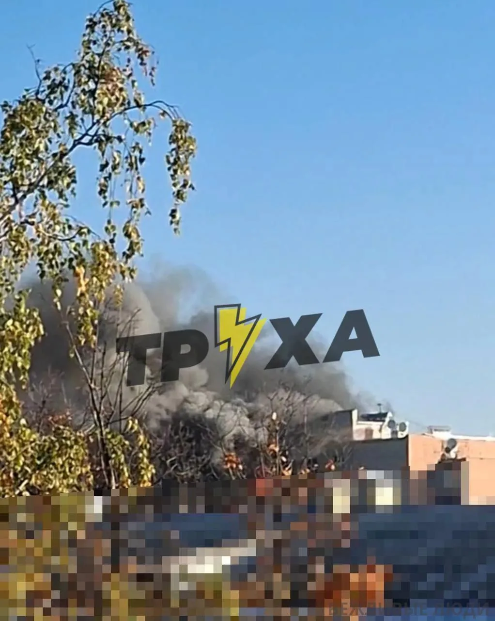 ❗️ Прилёт в Харькове. Над местом поднимается дым