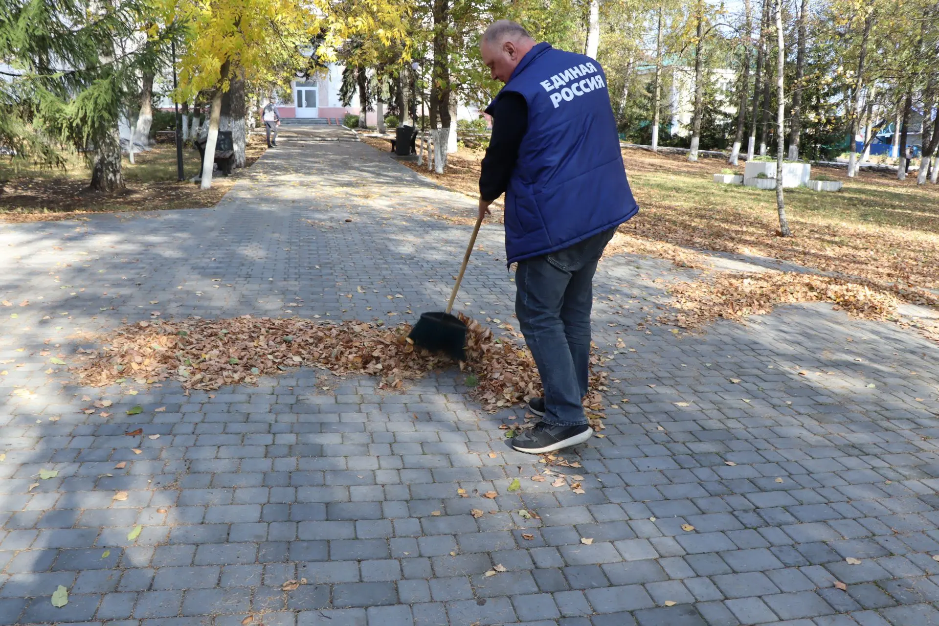☀️ Осенний субботник: польза для природы и отличное настроение!