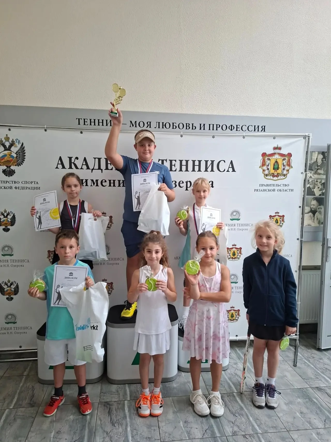 11 октября в г. Рязань прошел турнир по теннису среди детей "Осенний". В категории 9-10...