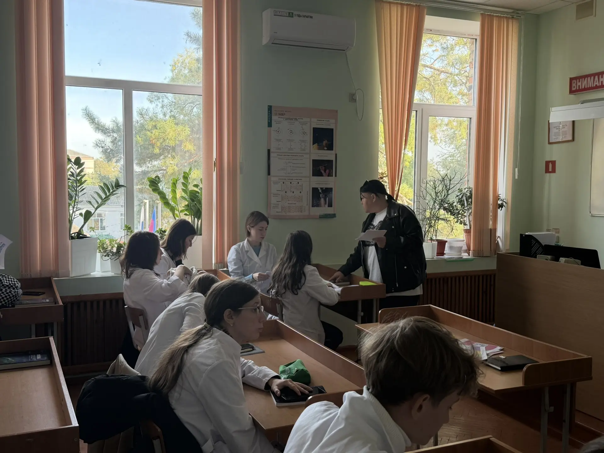 🎫🎓 В целях повышения культурной грамотности среди молодёжи сотрудники ЦДК посёлка Вен...